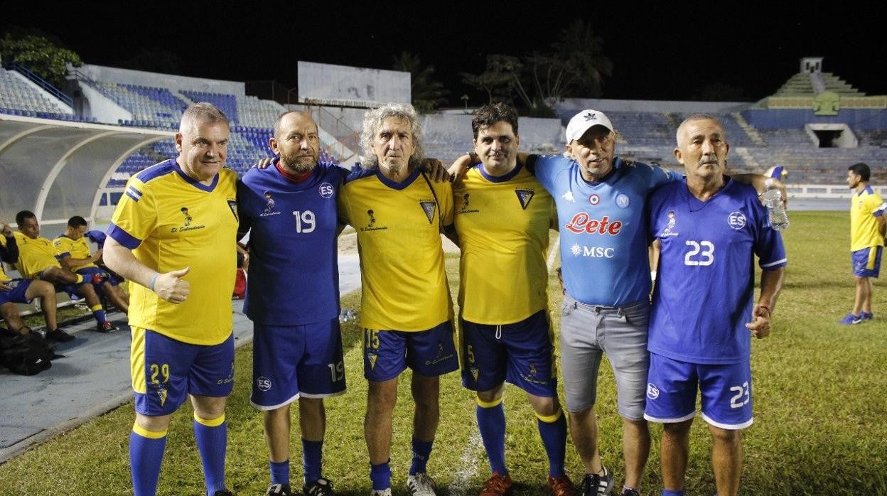 Mágico disputó un partido con los directivos del Cádiz y sus amigos.