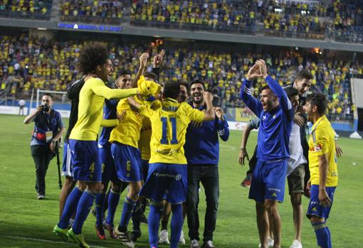 El Cádiz CF festejó ese día su pase al 'play off' de ascenso a Primera.