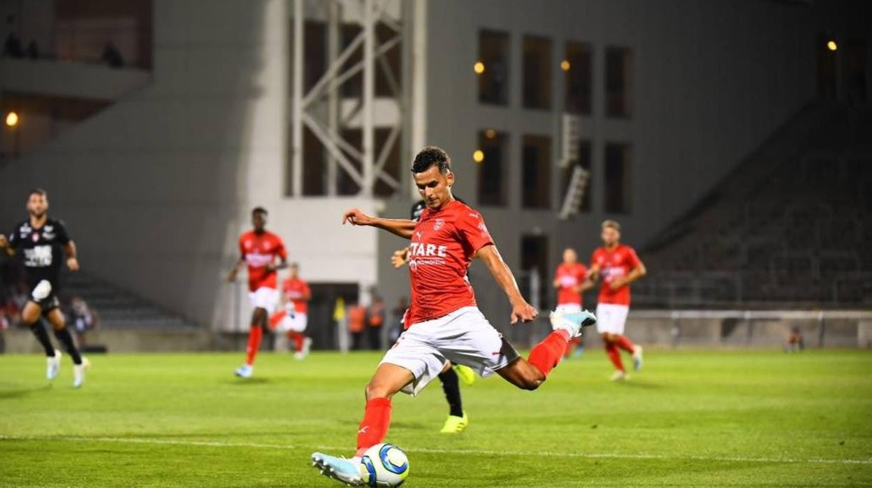 Florian Miguel con el Nimes Olimpique.