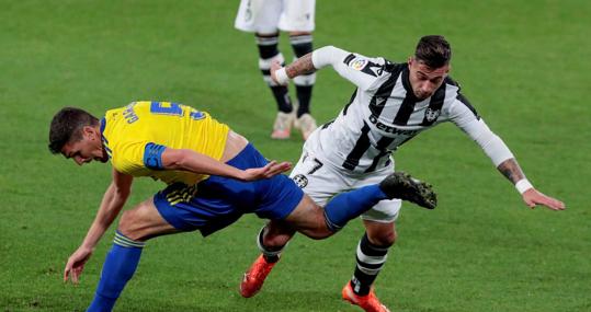 El Cádiz CF visita al Levante en el Ciudad de Valencia.