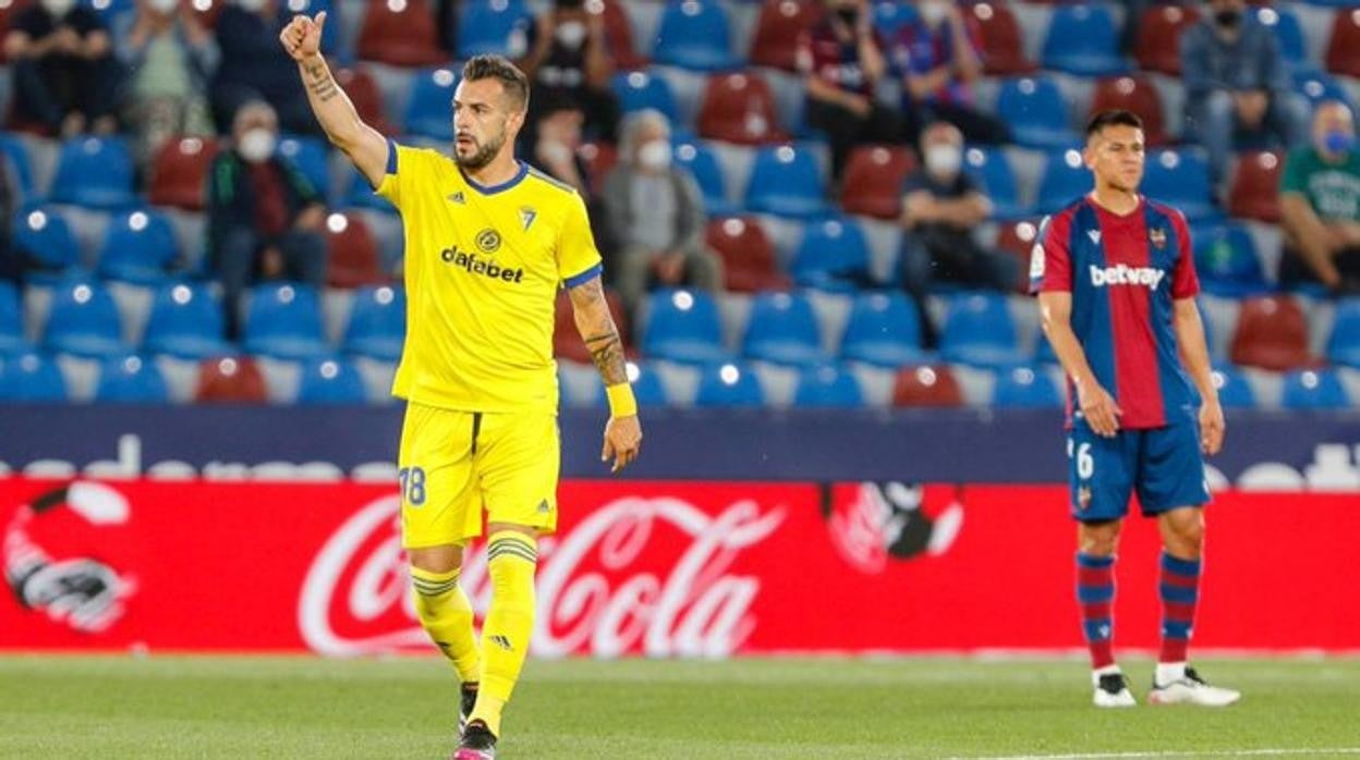 Negredo en el partido ante el Levante