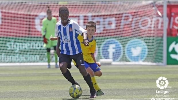 El Cádiz CF dice adiós con la cabeza muy alta