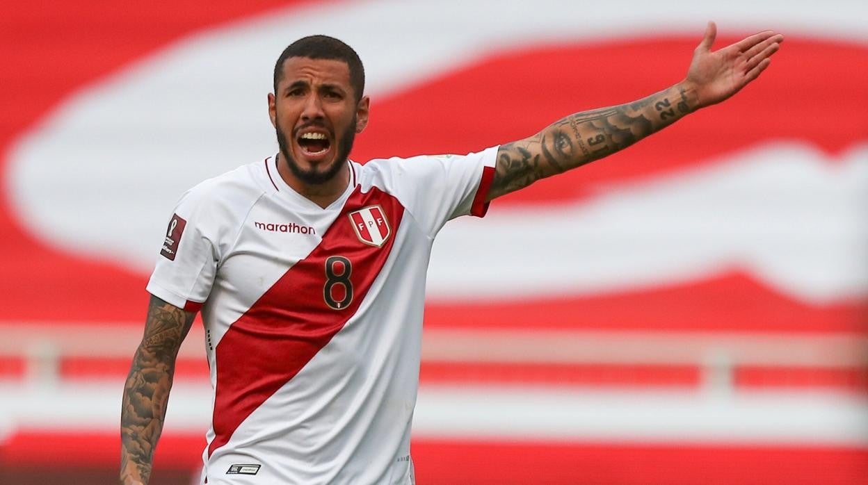 El peruano Sergio Peña con su selección el pasado martes ante Ecuador.