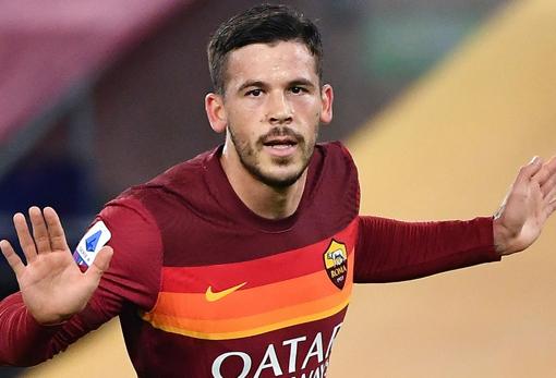 Carles Pérez también tiene colgado el cartel de transferible en la Roma.