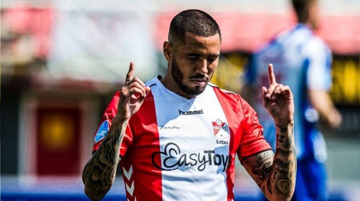 El peruano Sergio Peña ha sonado como posible refuerzo del Cádiz CF.