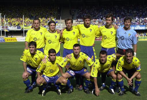 Histórico once del Cádiz CF en Chapín hace 17 años.