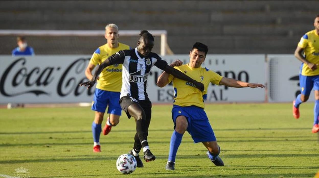 Tomás Alarcón debutó en el tercer encuentro de la pretemporada en el Cádiz CF.