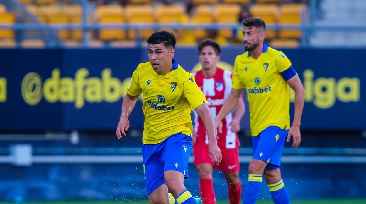 El chileno Tomás Alarcón debutó en su nuevo estadio.