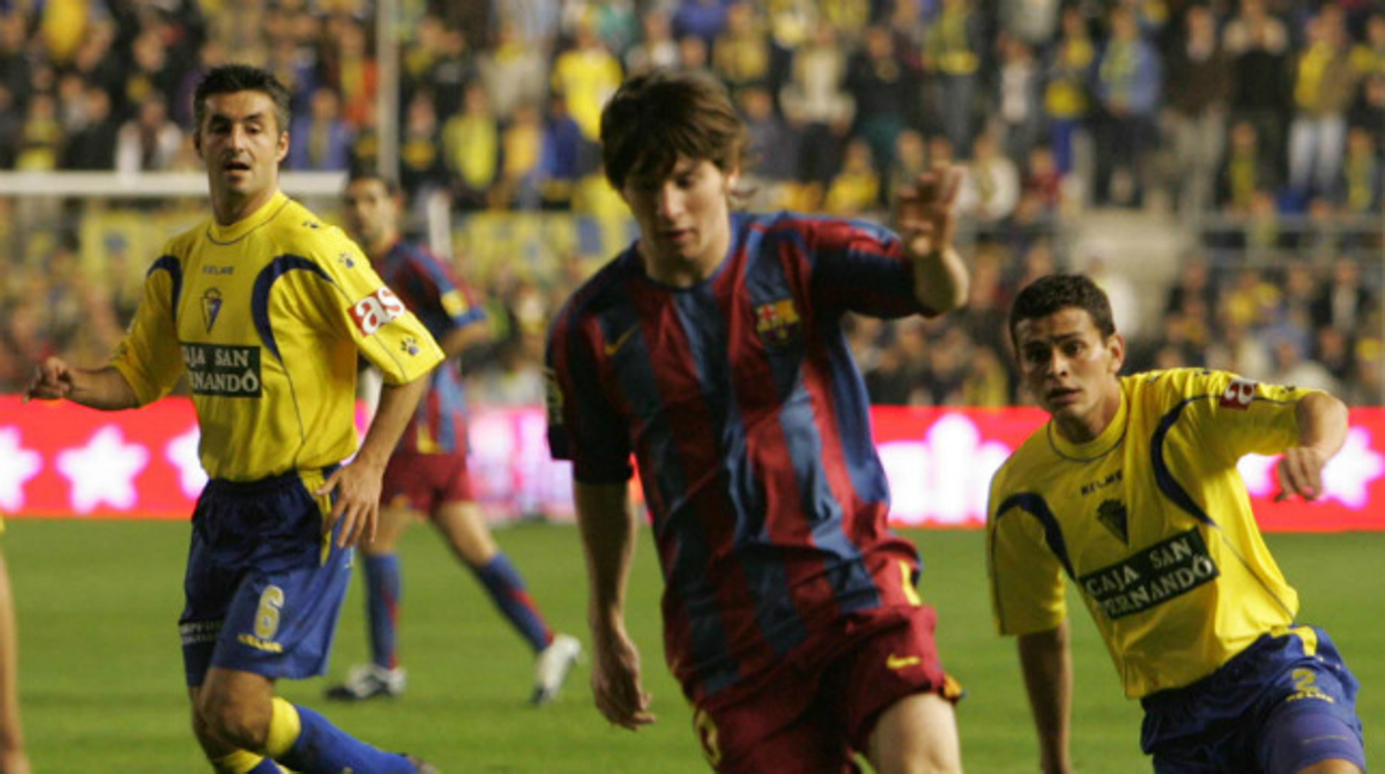 El primer partido oficial de Messi en Cádiz se produjo en 2005.