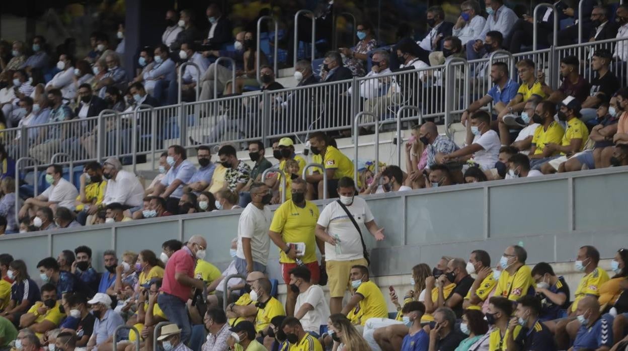 Las gradas del coliseo gaditano en el Cádiz - Real Sociedad.