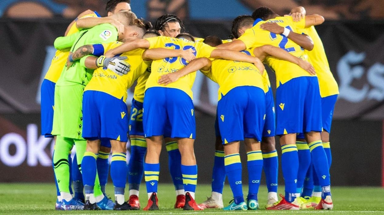 el cádiz forma una piña antes del duelo ante el celta.