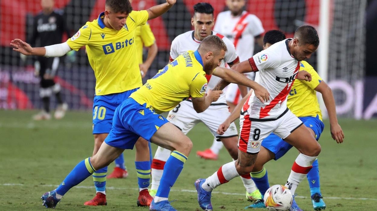 Vídeo: Haroyan hace historia con el Cádiz para Armenia en LaLiga