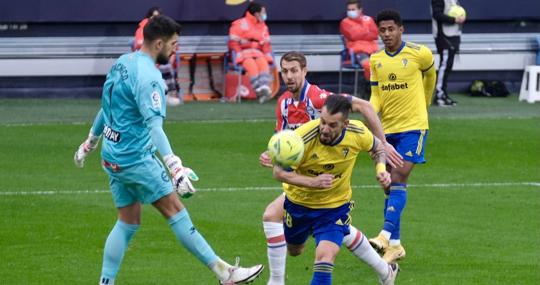 El Cádiz CF venció al Alavés en el antiguo Carranza la temporada pasada.