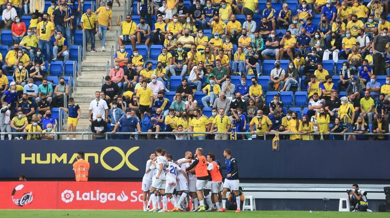 el alavés, celebrando el segundo gol.