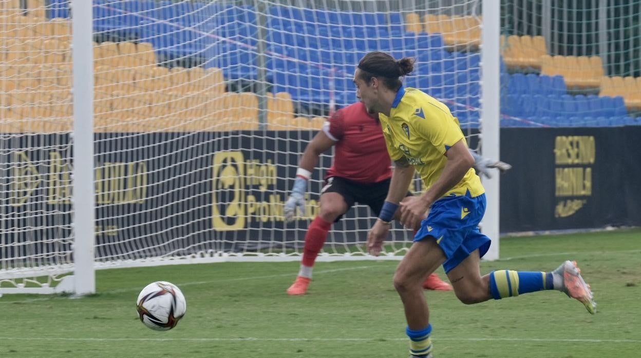 El Cádiz B visita al Xerez DFC.