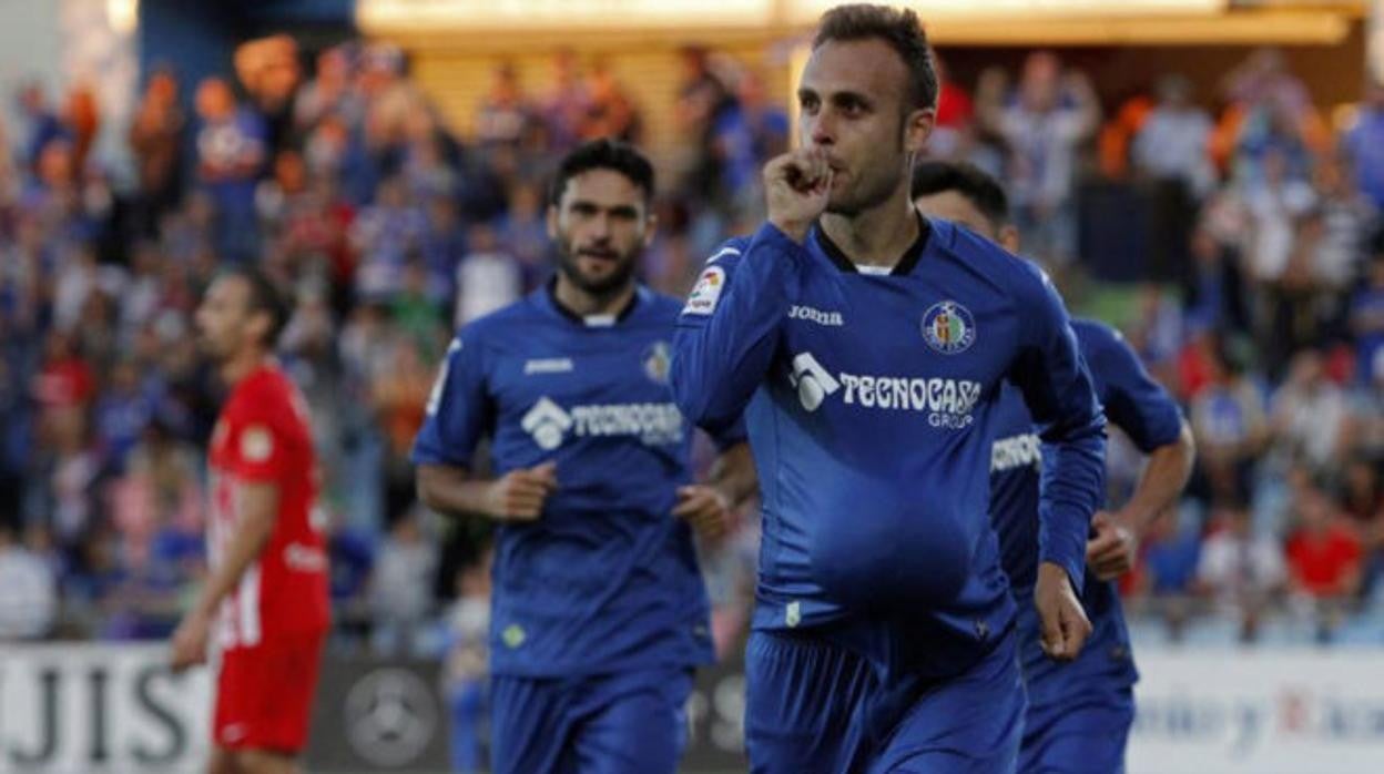 Cala celebra un gol con el Getafe