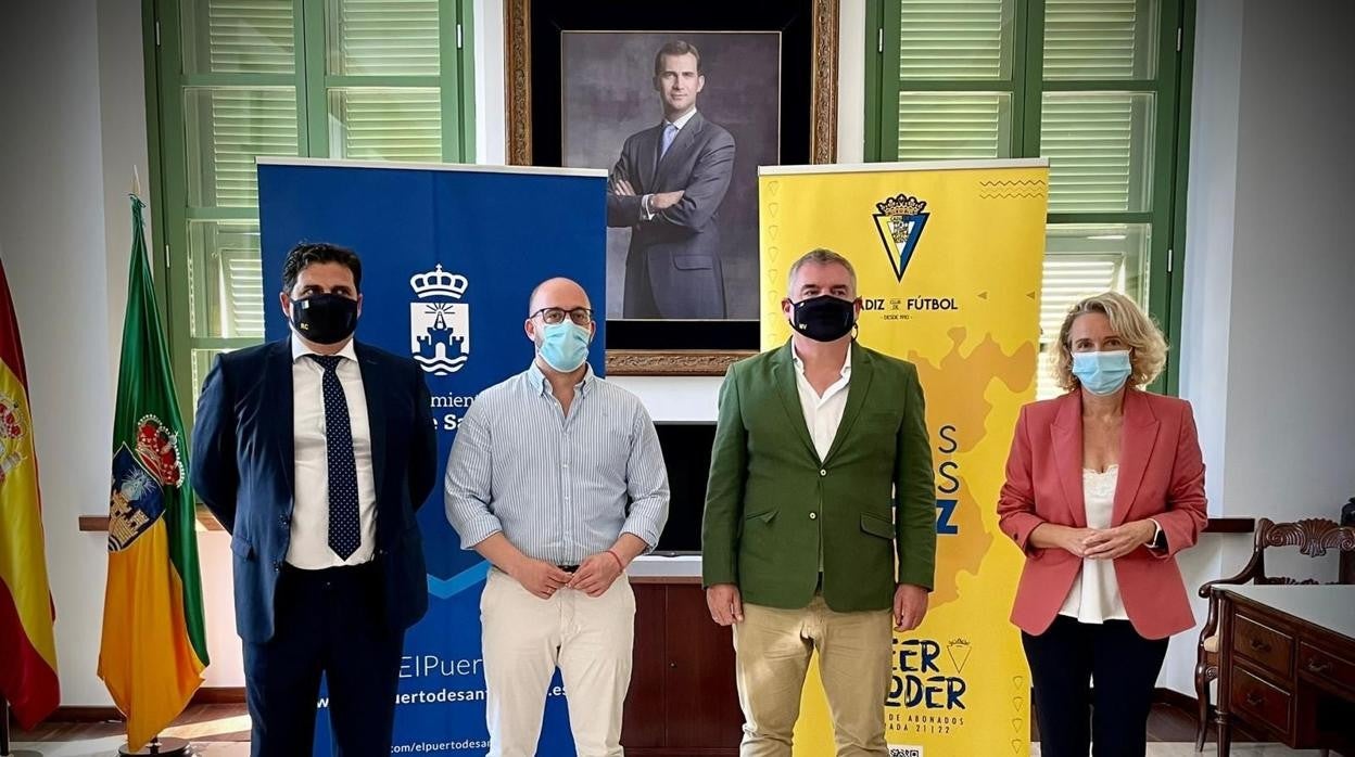 El Cádiz CF recibido en el Ayuntamiento de El Puerto hace unos meses