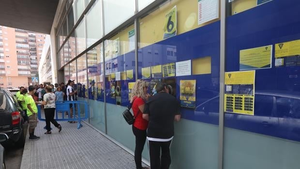 Dos entradas por abonado para el Bernabéu