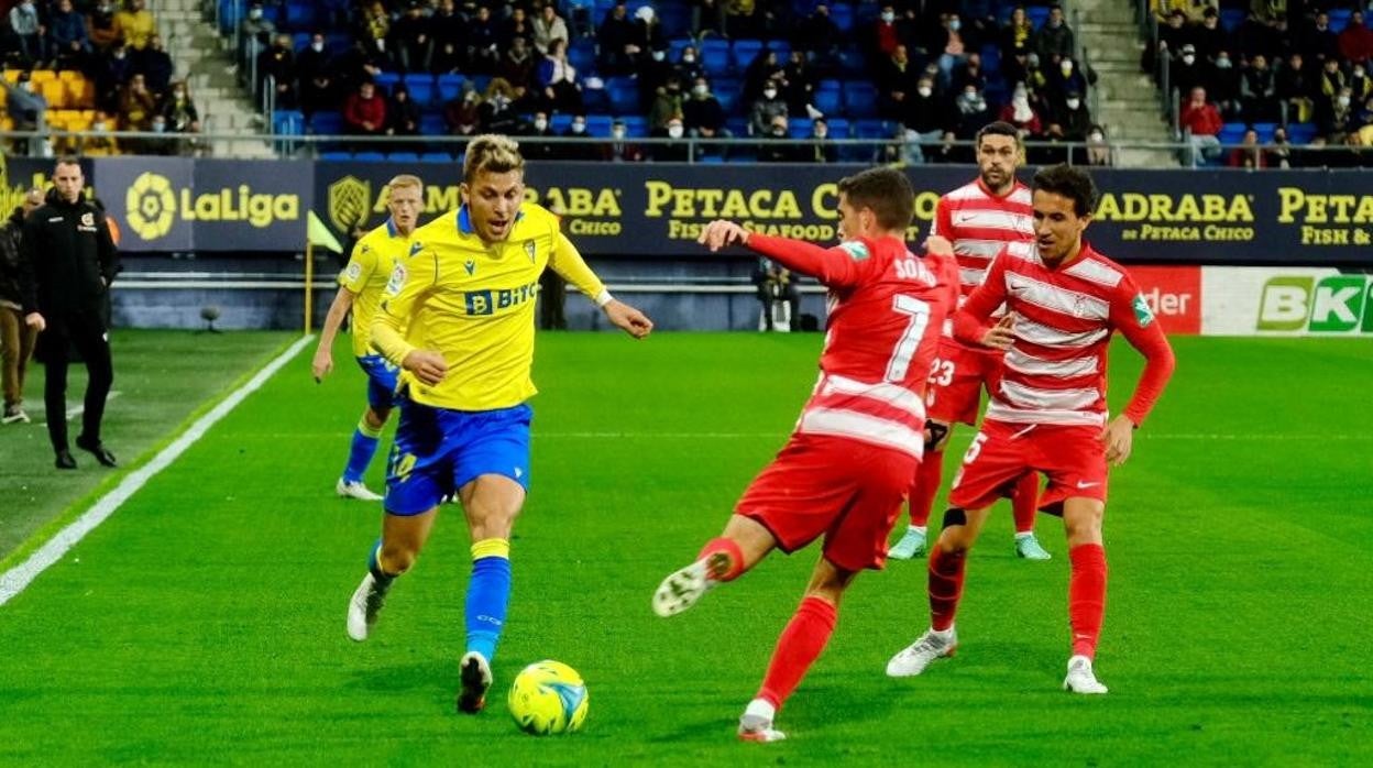 Alejo en el choque ante el Granada