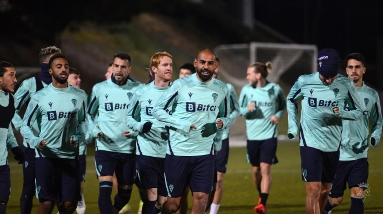 Los jugadores cadistas se ejercitaron el Las Rozas para preparar el duelo contra el Real Madrid.