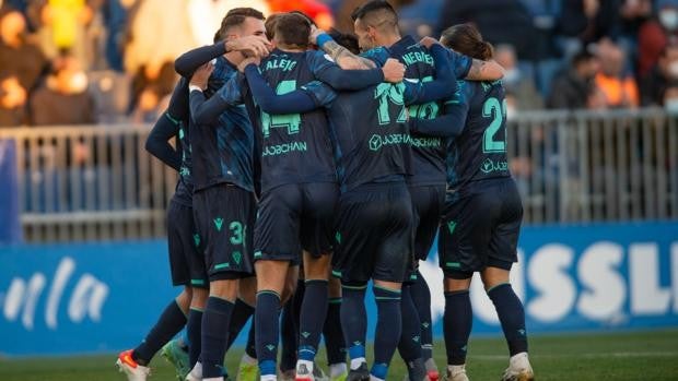 Fuenlabrada - Cádiz (0-1) Cambios para pasar y pensar