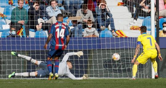 Imagen del gol de Negredo en el Ciudad de Valencia.