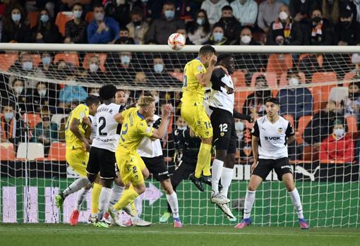 Jens Jonsson completó un soberbio encuentro en Mestalla ante el Valencia.