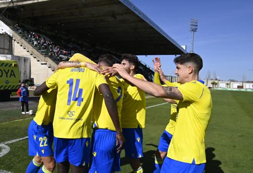 El Cádiz B empató ante el Cacereño (1-1).