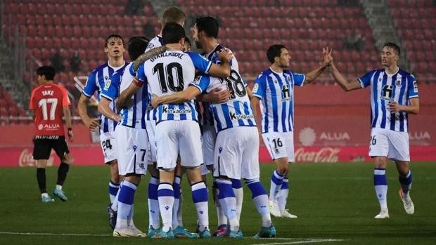 El Cádiz CF recibe la ayuda de la Real Sociedad
