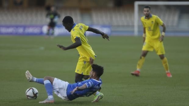 Cádiz B - Xerez DFC, domingo 27 de marzo a las 12.00 horas en El Rosal