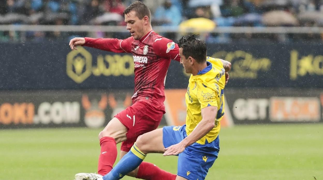 Luis Hernández completó un partido sensacional ante el Villarreal.