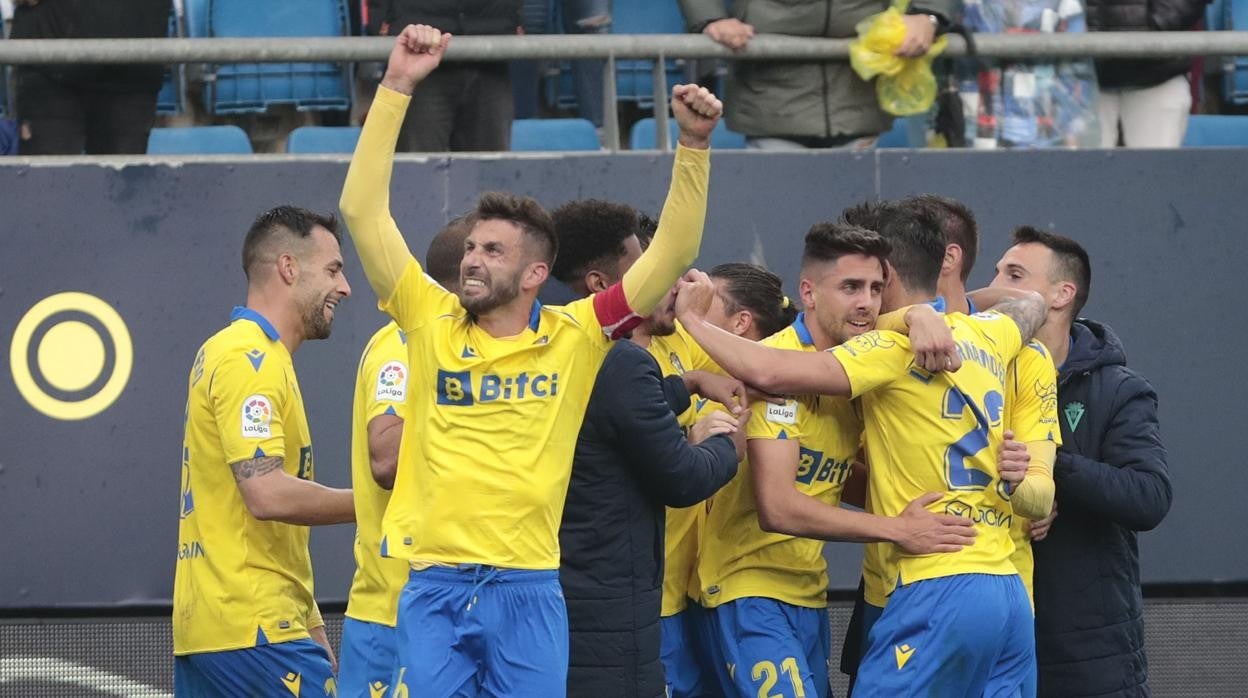 el gol de sobrino reunió en una piña al equipo.