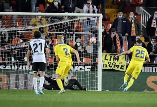 Jens Jonsson jugó ante el Valencia en los cuartos de final de la Copa del Rey.