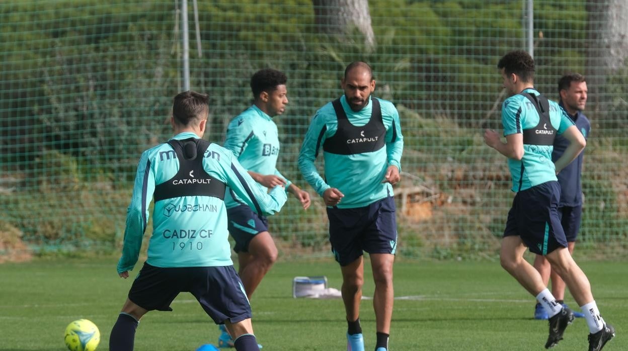 Cuatro bajas para Mestalla