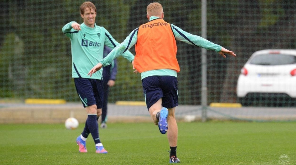 Los kas, en un entrenamiento.