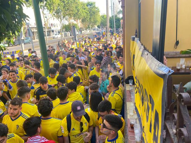 (Vídeo) El amarillo conquista Sevilla