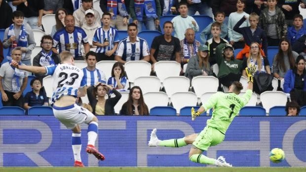 Anoeta abrió la cueva (3-0)