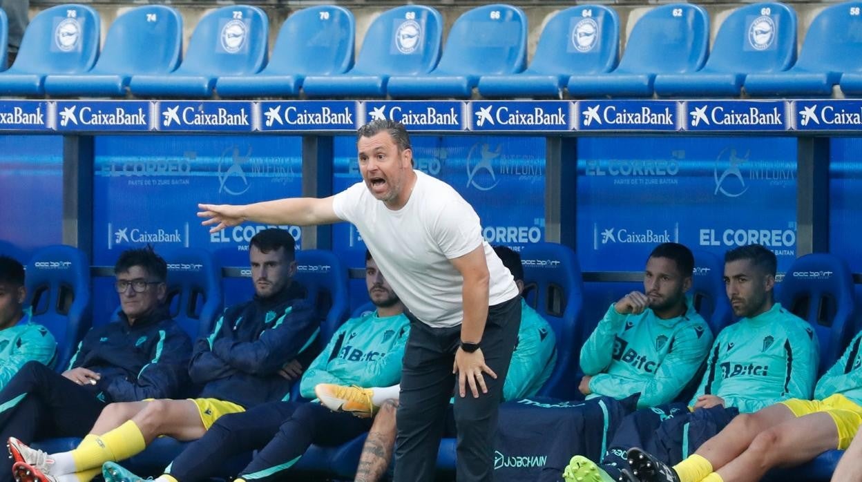 Sergio, entrenador del Cádiz en Vitoria