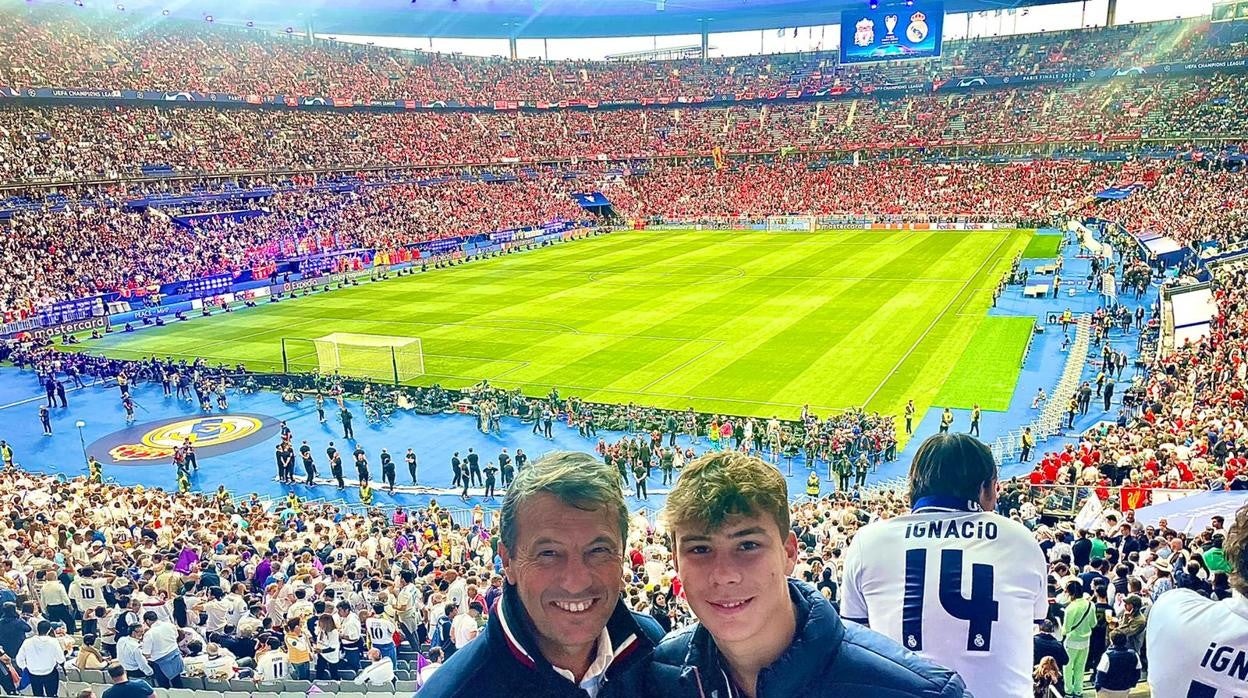 Jose y su hijo en la final de Paris