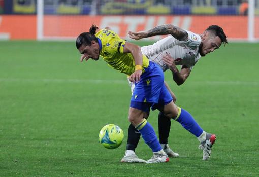 'Pacha' Espino durante el Cádiz - Sevilla.