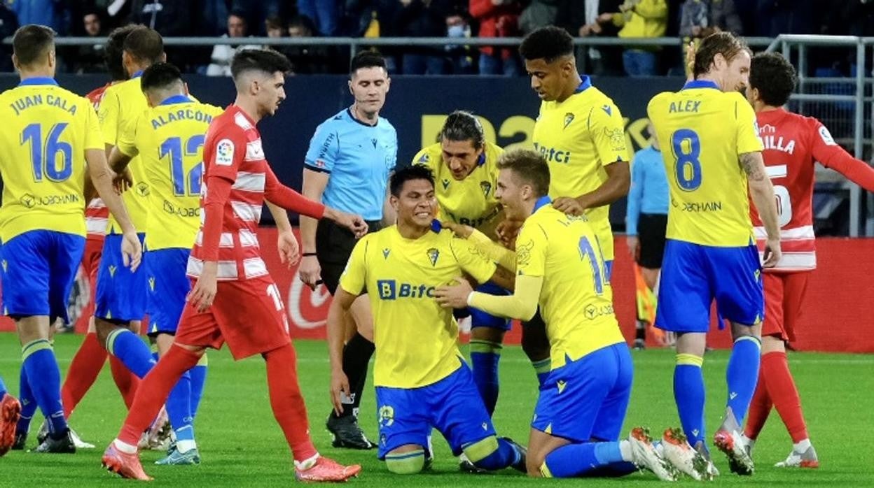 Santiago Arzamendia también apunta a la puerta de salida.