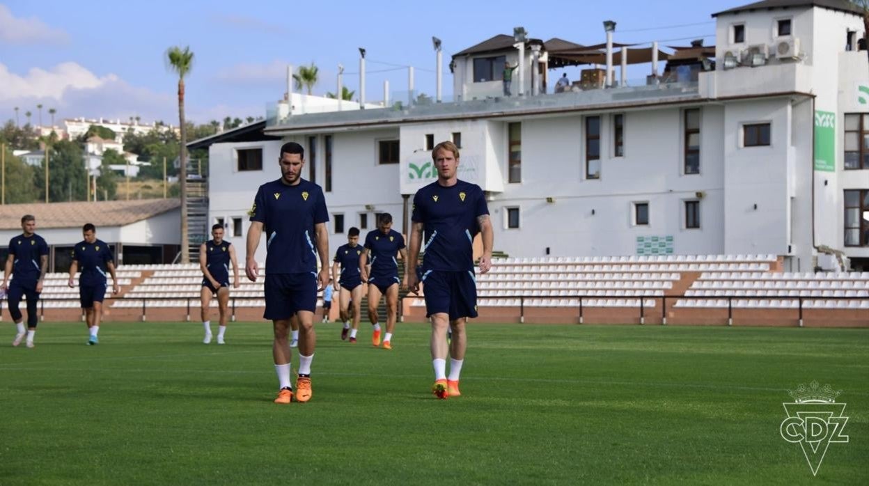 El Cádiz CF ya entrena en Marbella.