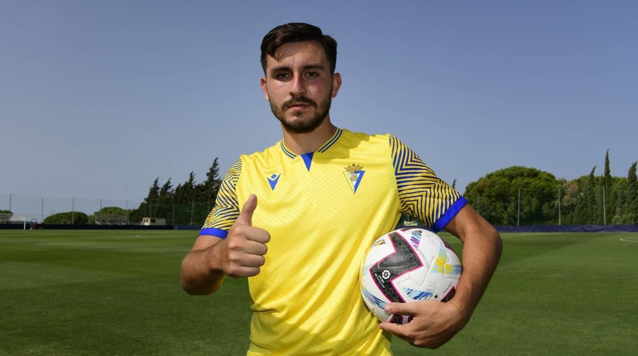 Víctor Chust ha vuelto al Cádiz CF.