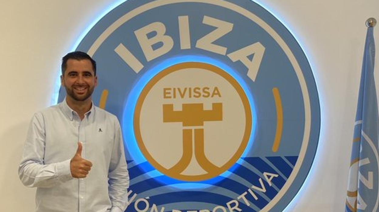 Carlos Sánchez es el secretario técnico de la UD Ibiza.