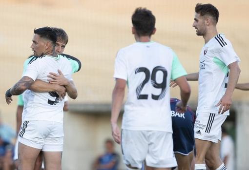 Chimy Ávila celebra su gol al Huesca.