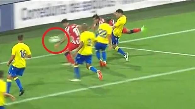 La mano, Saúl, los árbitros, el Atlético, el VAR y los amistosos