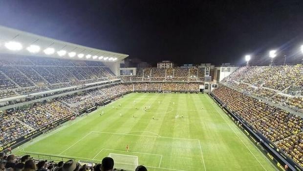 ¿Llenaría el Cádiz CF un estadio más grande?