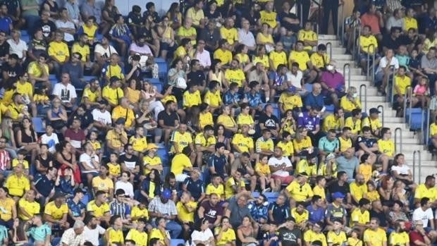 Los tornos y el abono físico, la solución para acceder al estadio