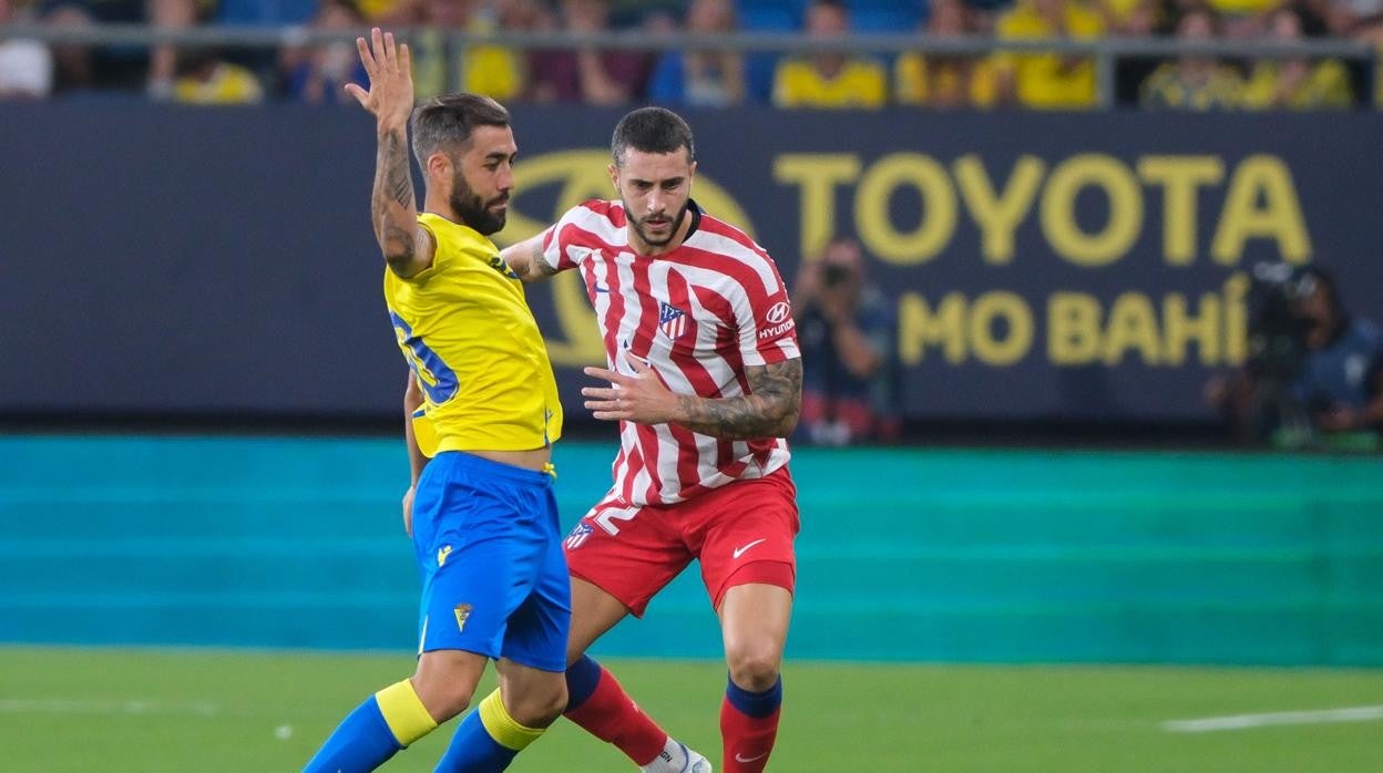 Perea apunta a la puerta de salida del Cádiz CF.