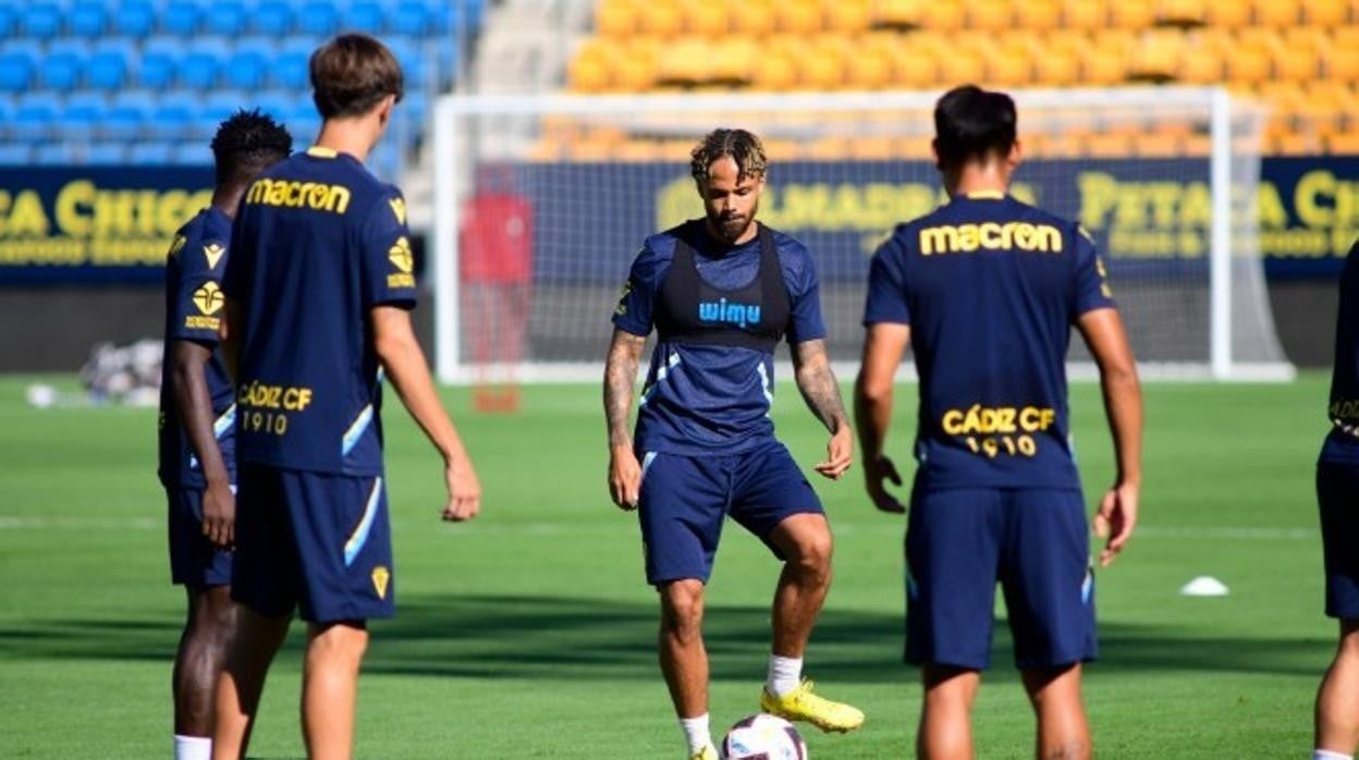 Bondonga ya ha entrenado con sus nuevos compañeros.